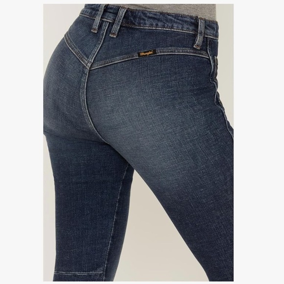Wrangler Retro Medium Wash Hi-Rise Flare Patch Pocket Victoria Jeans size 28x34‎ - Picture 2 of 7